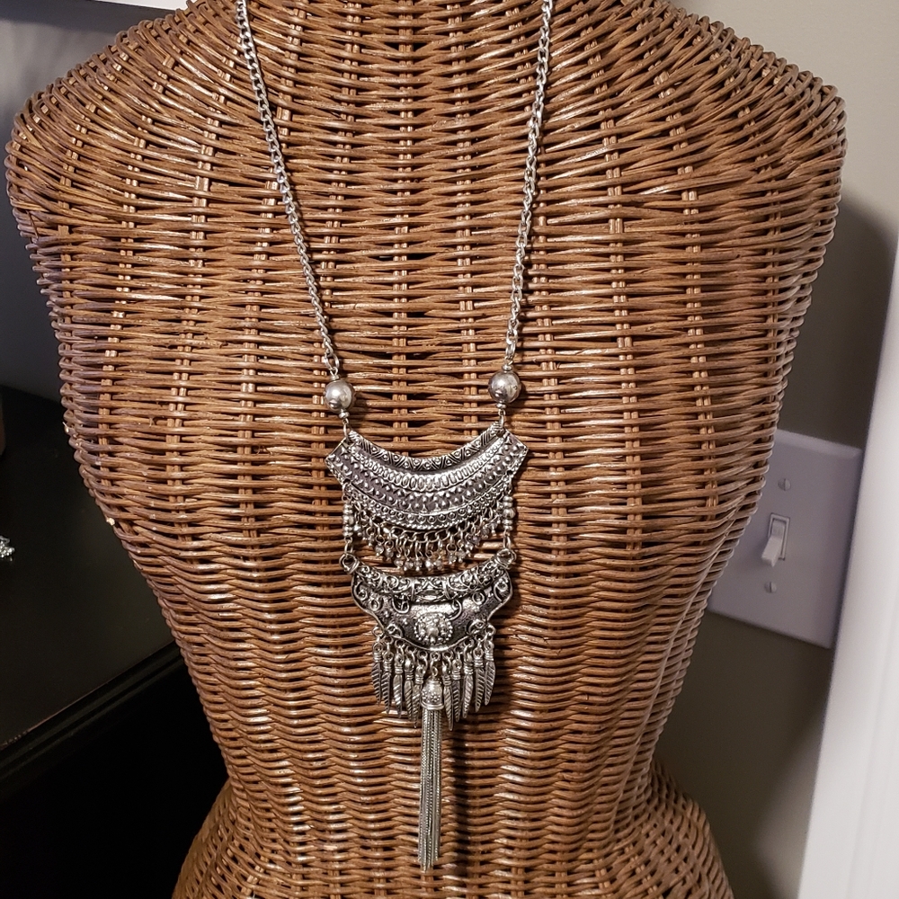 Silver fringe long necklace - Picture 2 of 5